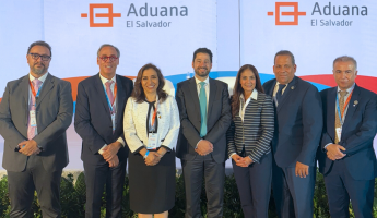 De izquierda a derecha: Marcelo de Castro, director de marketing ASAPRA; Alfonso Rojas, presidente GRSP; Katya López, miembro Junta Directiva BASC Pichincha; Ricardo Treviño, secretario general adjunto OMA; Suzanne Lemaitre, directora ejecutiva WBO; Nelson Brenes, presidente ASAPRA; y Ricardo Fuentes Ávila, secretario general ASAPRA.
